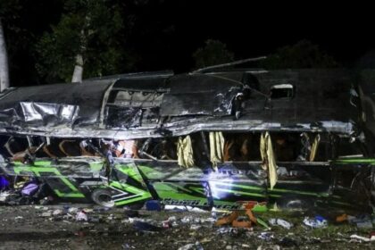 A terrible accident occurred when a bus going from Pakistan to Iran overturned in Iran killing 35 people