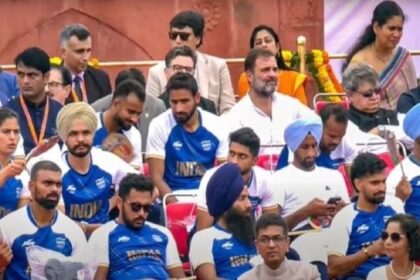 Congress outraged as LoP Rahul Gandhi seated in back row in independence day event