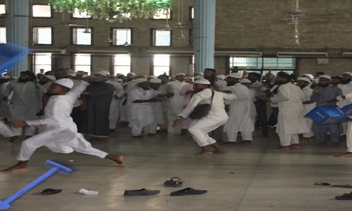 Fierce attack in Dhaka Mosque of Bangladesh incident of scuffle during namaz