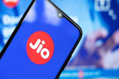 Big news for Jio users the price of this recharge plan has been reduced by Rs 200