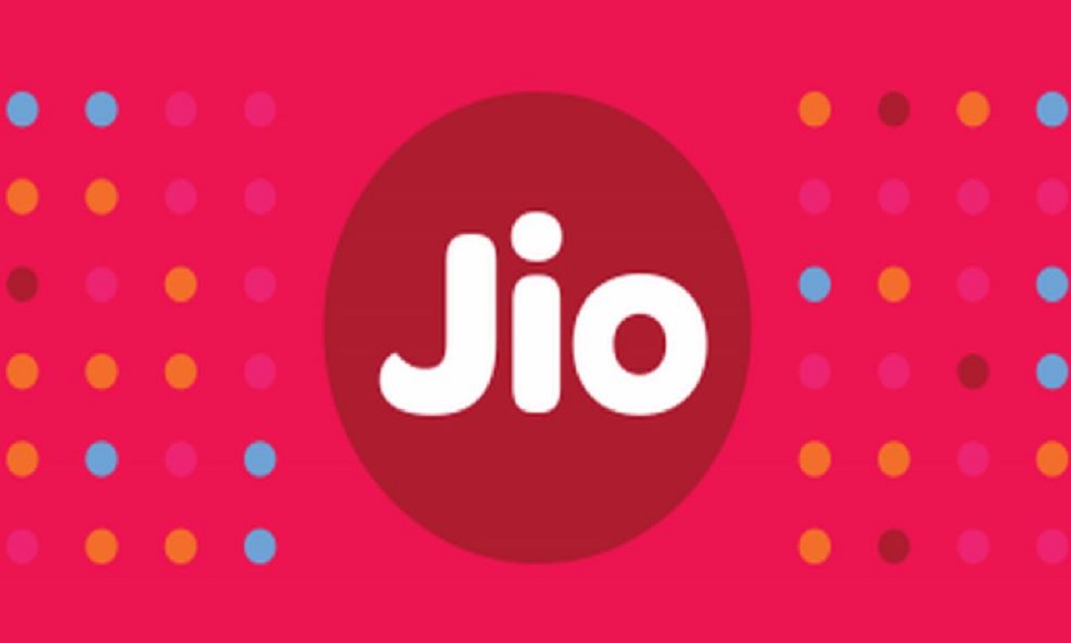 Jio s big bang get AirFiber installed for free get the benefit of watching 13 OTT and 800 channels for just this much rupees.89